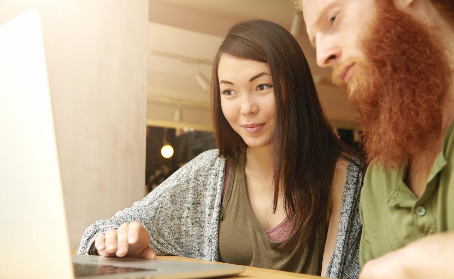 Análisis de datos financieros y gestión de recursos humanos